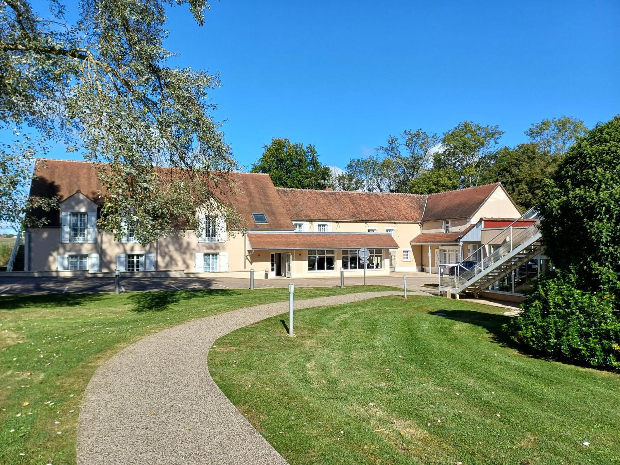 Logis Hotel Restaurant Le Moulin De La Coudre Venoy Exterior photo